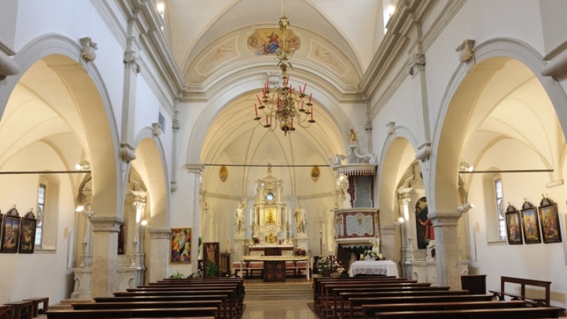 Chiesa   Pieve   Santuario di Prato di Resia slim.jpg