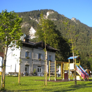 Foto 3 di Der Bahnhof von Ugovizza