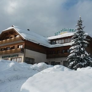 Foto 2 di Hotel Spartiacque - Camporosso